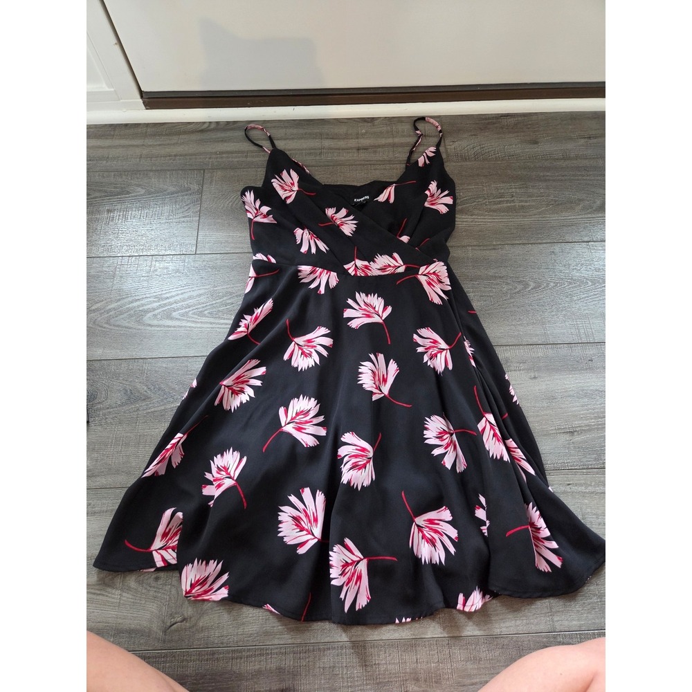 Express women's dress size‎ medium